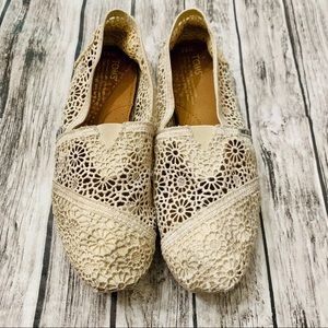 Toms Off-White Crochet Flats